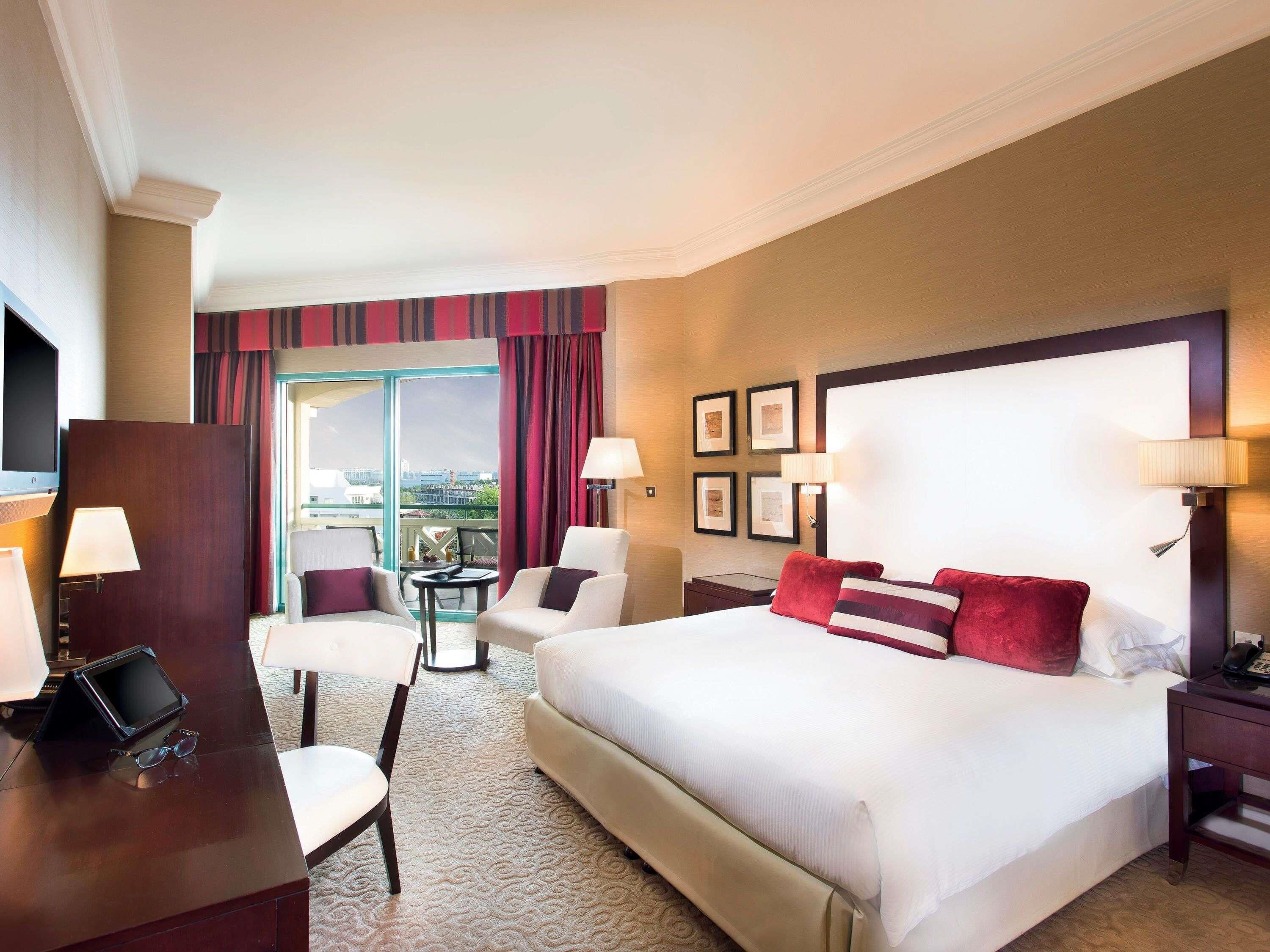 Premium bedding, down duvets, minibar, in-room safe