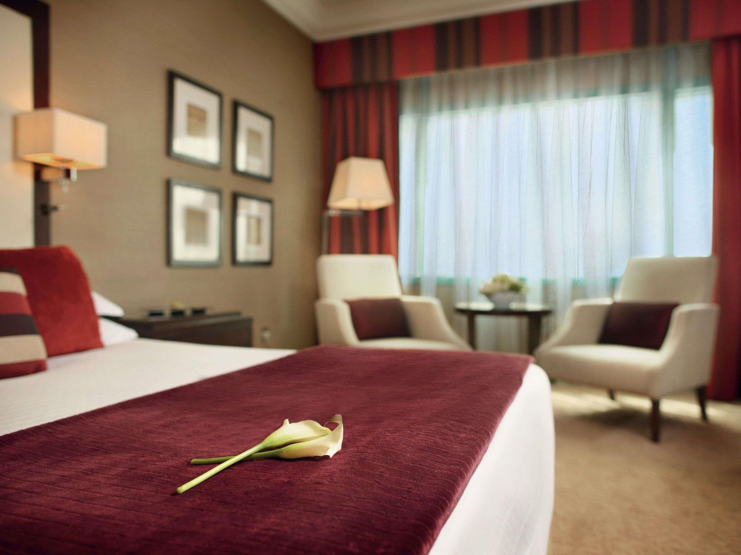 Executive Room, 1 King Bed | Premium bedding, down comforters, minibar, in-room safe