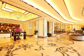 Lobby - Caravelle Saigon (Ho Chi Minh City)