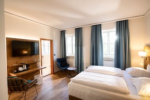 Coffres-forts dans les chambres, bureau, rideaux occultants
