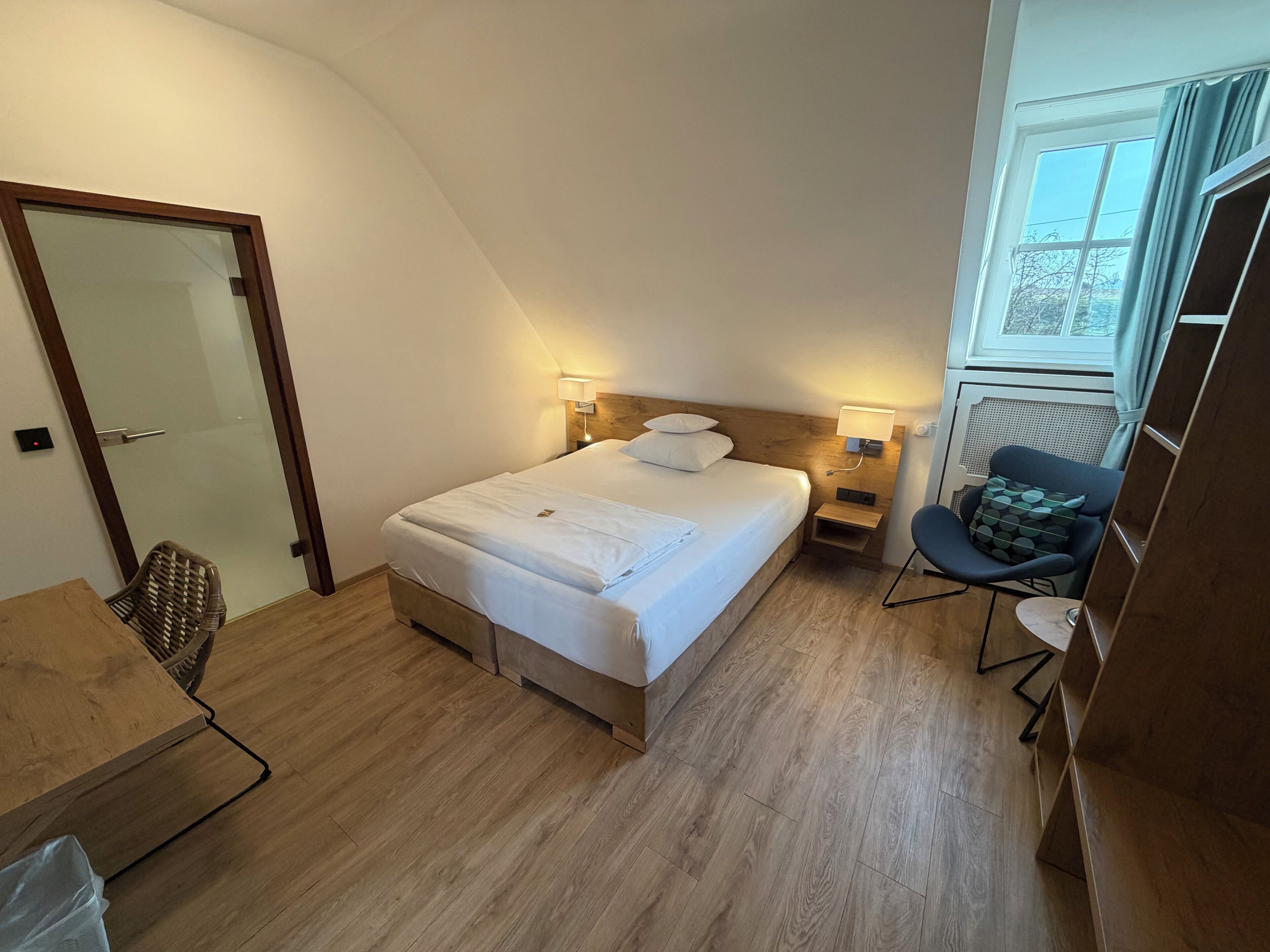 스탠다드 더블룸 | 객실 내 금고, 책상, 암막 커튼, 무료 WiFi