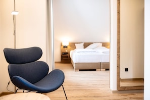 85-cm flat-screen TV with satellite channels, TV - Landhotel Kauzenberg (Bad Kreuznach)