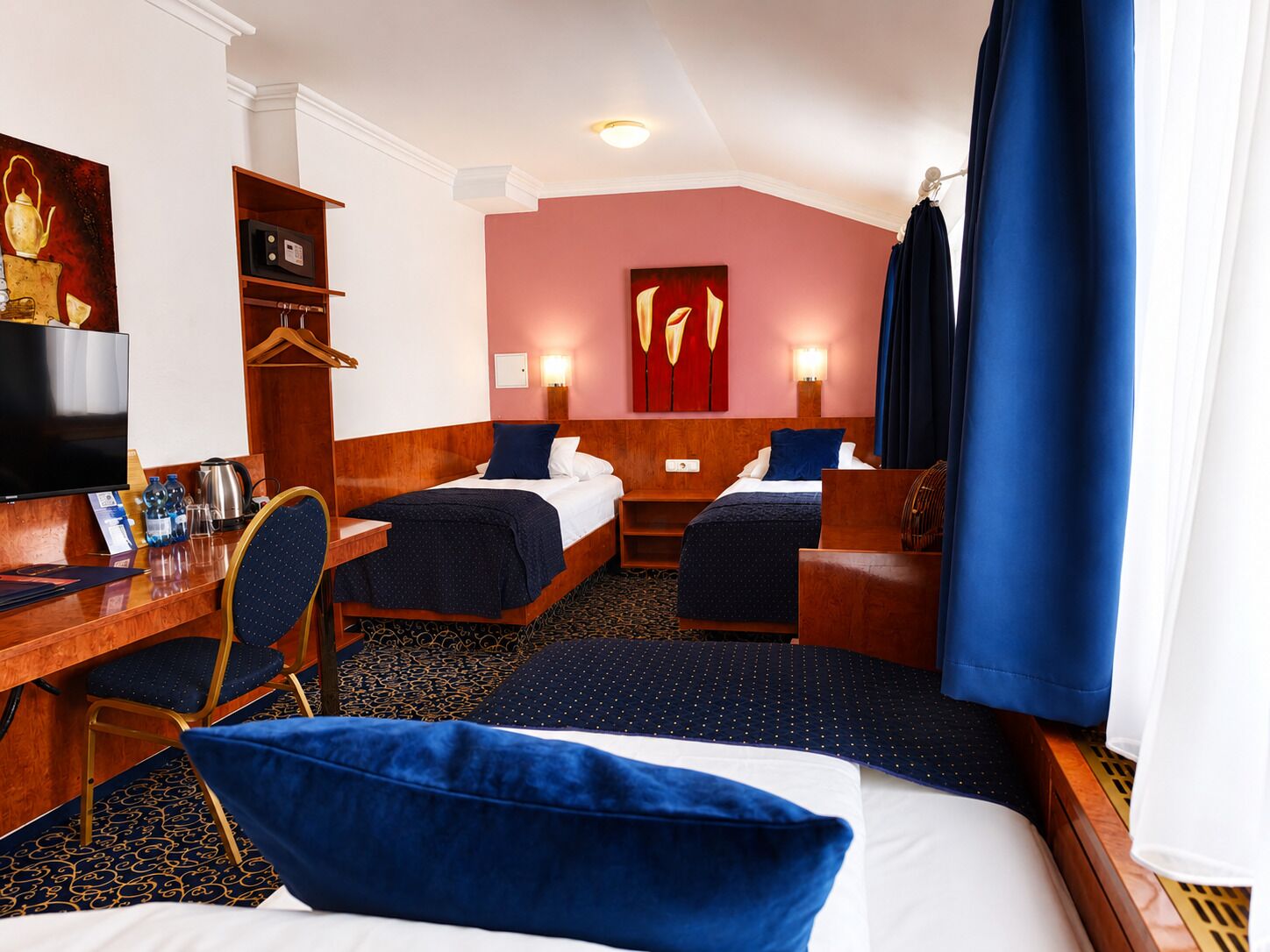 Triple Room, 3 Twin Beds | Premium bedding, pillowtop beds, minibar, in-room safe
