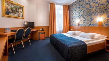 Premium bedding, pillow-top beds, minibar, in-room safe