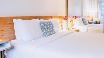 Minibaari, tallelokero huoneessa, työpöytä, äänieristys