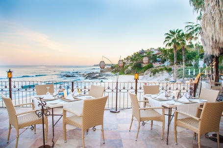 Breakfast, lunch, dinner served; seafood, ocean views . Cabo Surf Hotel & Spa