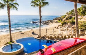 2 outdoor pools
