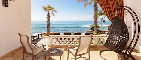 Design Room, 1 King Bed with Sofa bed, Oceanfront | Terrace/patio