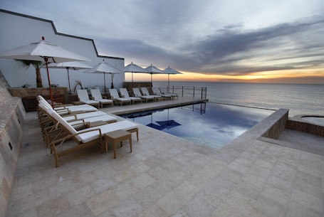 2 outdoor pools. Cabo Surf Hotel & Spa