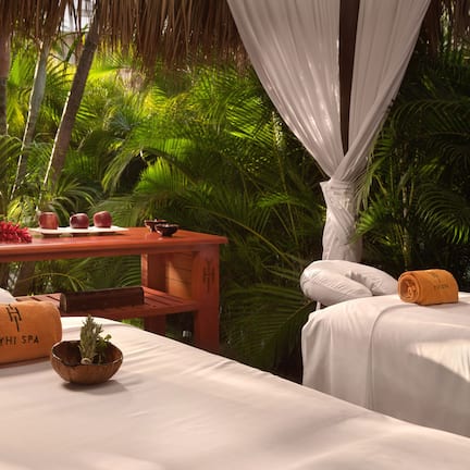 Couples treatment rooms, body treatments, aromatherapy