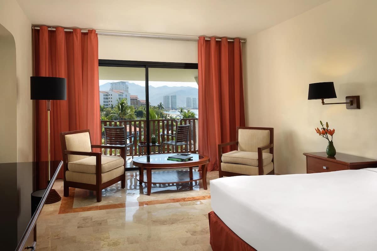 1 bedroom, free minibar, in-room safe, individually furnished