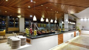 4 Restaurants, Frühstück, Mittagessen, Abendessen, internationale Küche