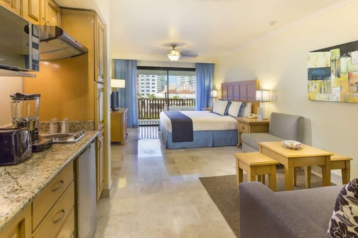 1 bedroom, free minibar, in-room safe, individually furnished