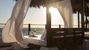 Sun deck