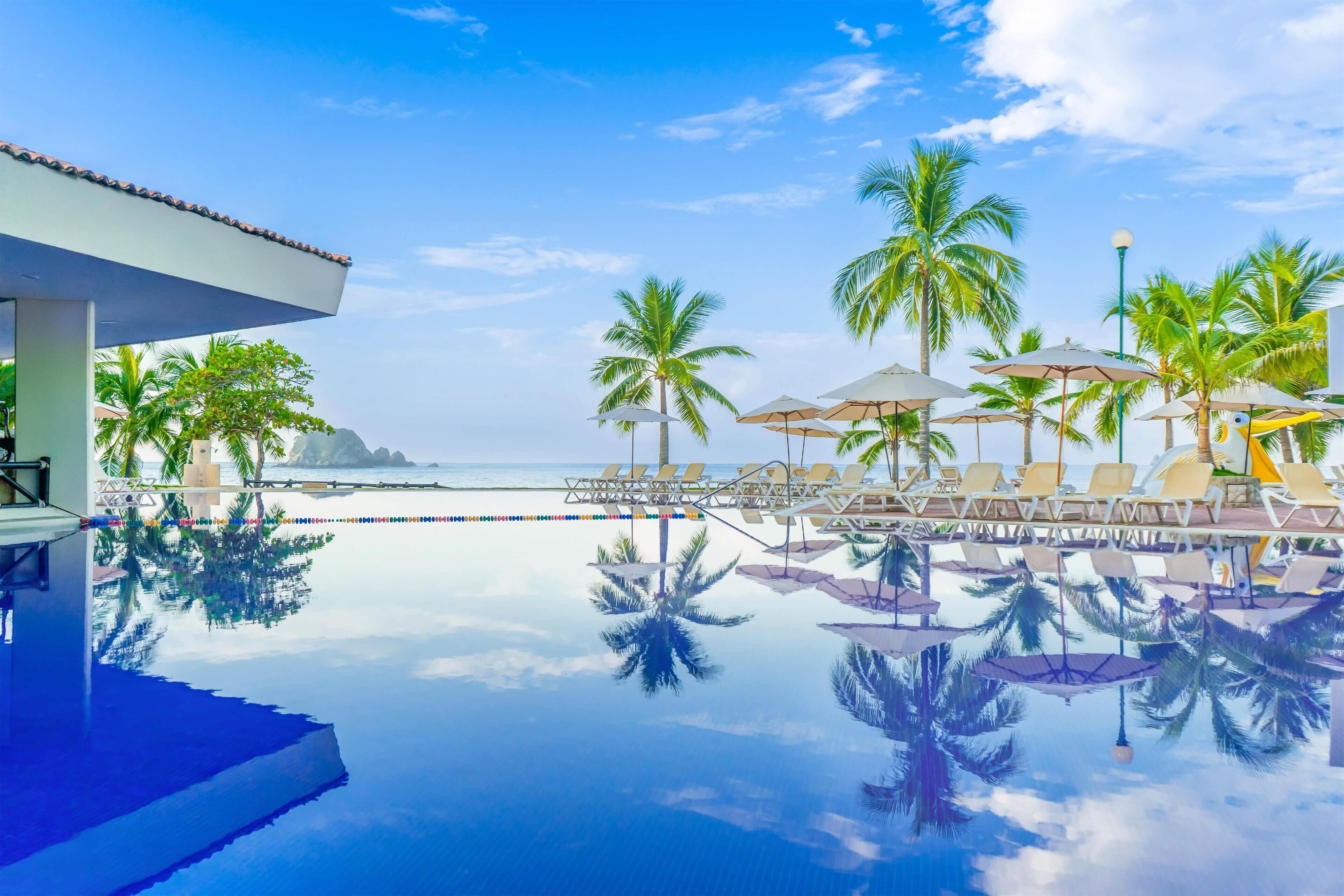 3 kolam renang terbuka, kerusi lepak pantai 