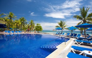 3 outdoor pools, pool loungers