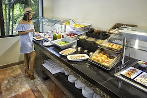Superior Room (Vista Mar Premium Level) | Breakfast area