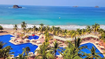 3 piscinas externas, espreguiçadeiras