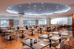 Frokostbuffé hver dag (EUR 13 per person)