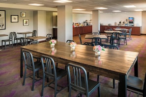 Daily buffet breakfast (USD 15.95 per person)