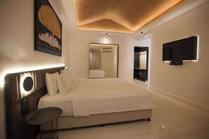 Premium Suite, 1 King Bed, Non Smoking (Separate Living Room;with Sofabed)