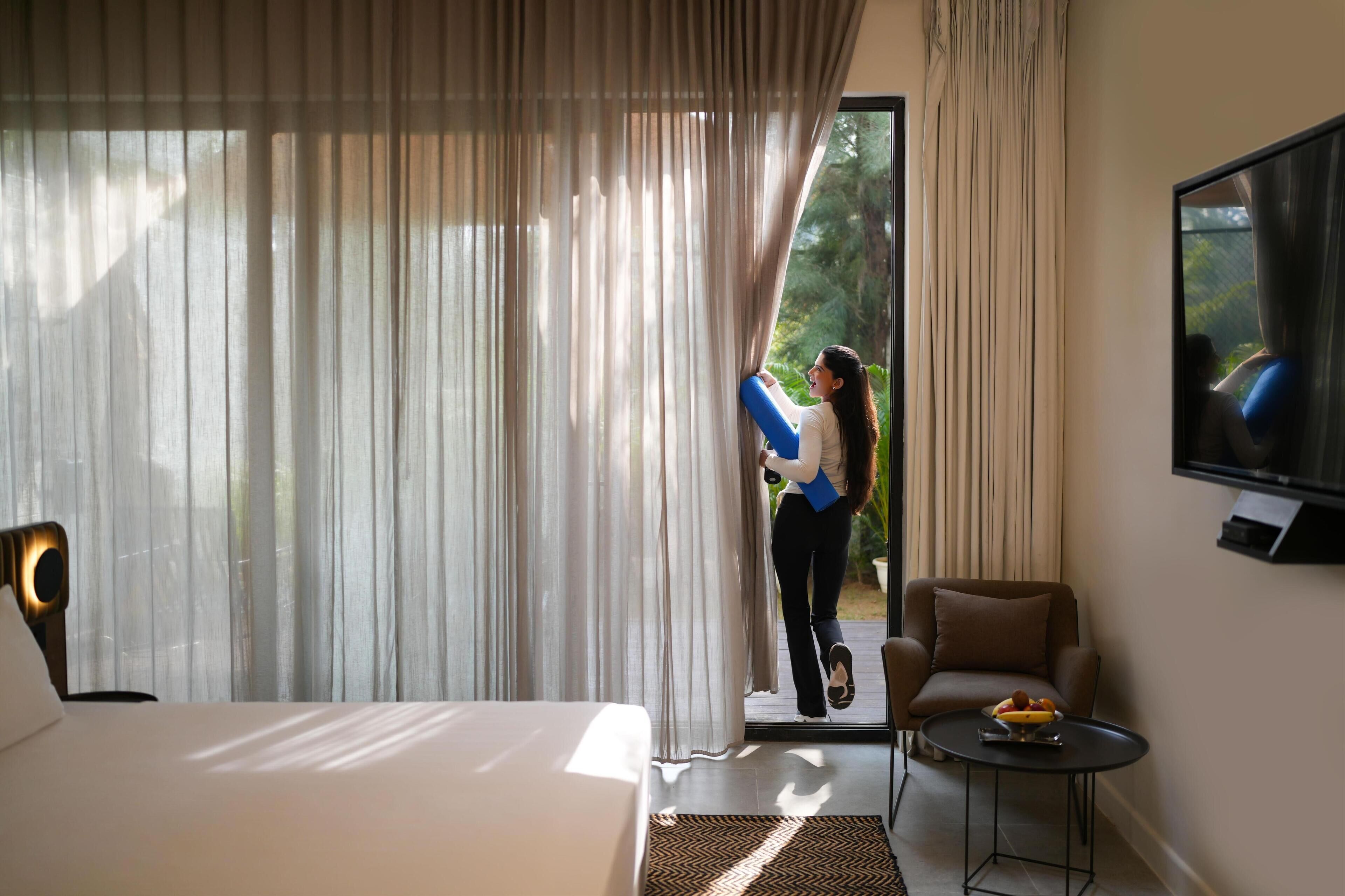 Suite, 1 King Bed, Non Smoking (with Sofabed)