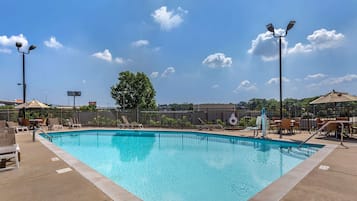 Piscina externa sazonal