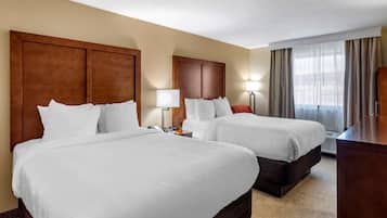 Quarto casal standard, 2 camas de casal, para não fumantes | Roupas de cama antialérgicas, escrivaninha