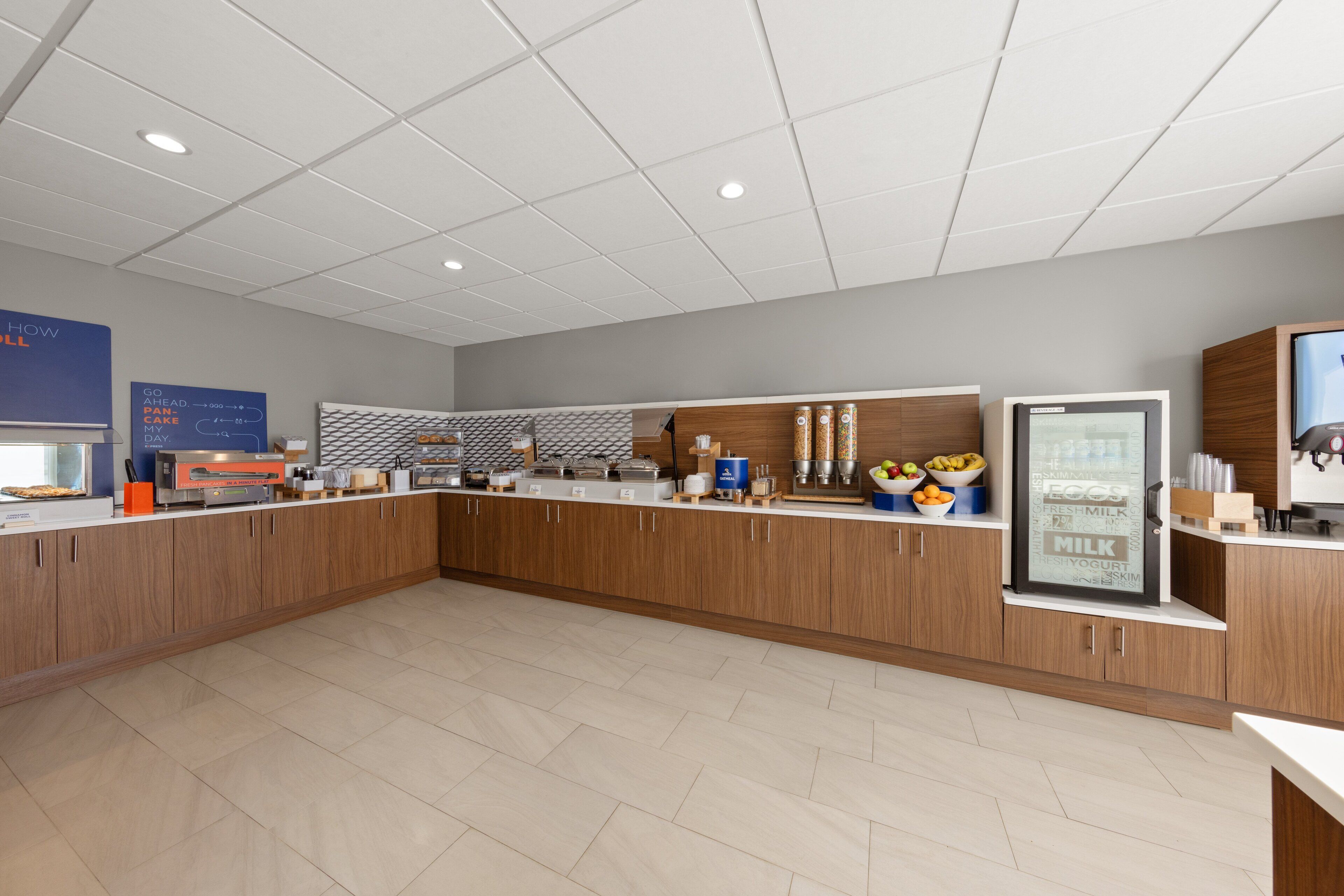 free buffet breakfast