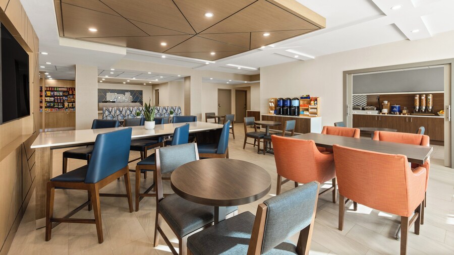 Holiday Inn Express Hotel & Suites Danbury - I-84 by IHG