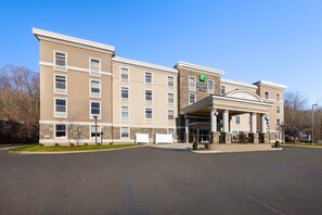 Exterior - Holiday Inn Express Hotel & Suites Danbury - I-84 by IHG (Danbury)