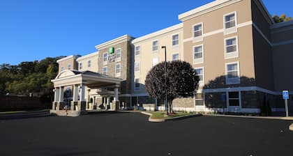 Holiday Inn Express Hotel & Suites Danbury - I-84 by IHG