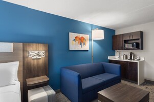 Decoración personalizada, muebles diferentes y escritorio 