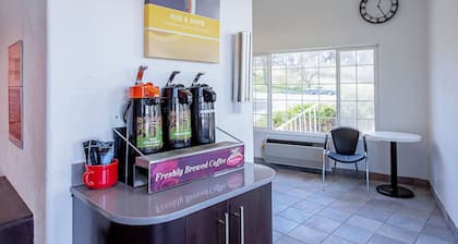 Motel 6 Pendleton, OR - West