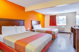 Escritorio, wifi gratis y ropa de cama 