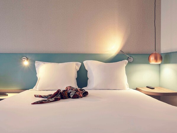 Classic Room, 1 Double Bed | In-room safe, desk, soundproofing, free cribs/infant beds