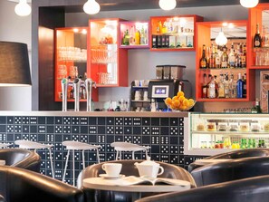 Bar (on property) - Hotel Mercure Marne la vallée Bussy St. Georges (Bussy-Saint-Georges)