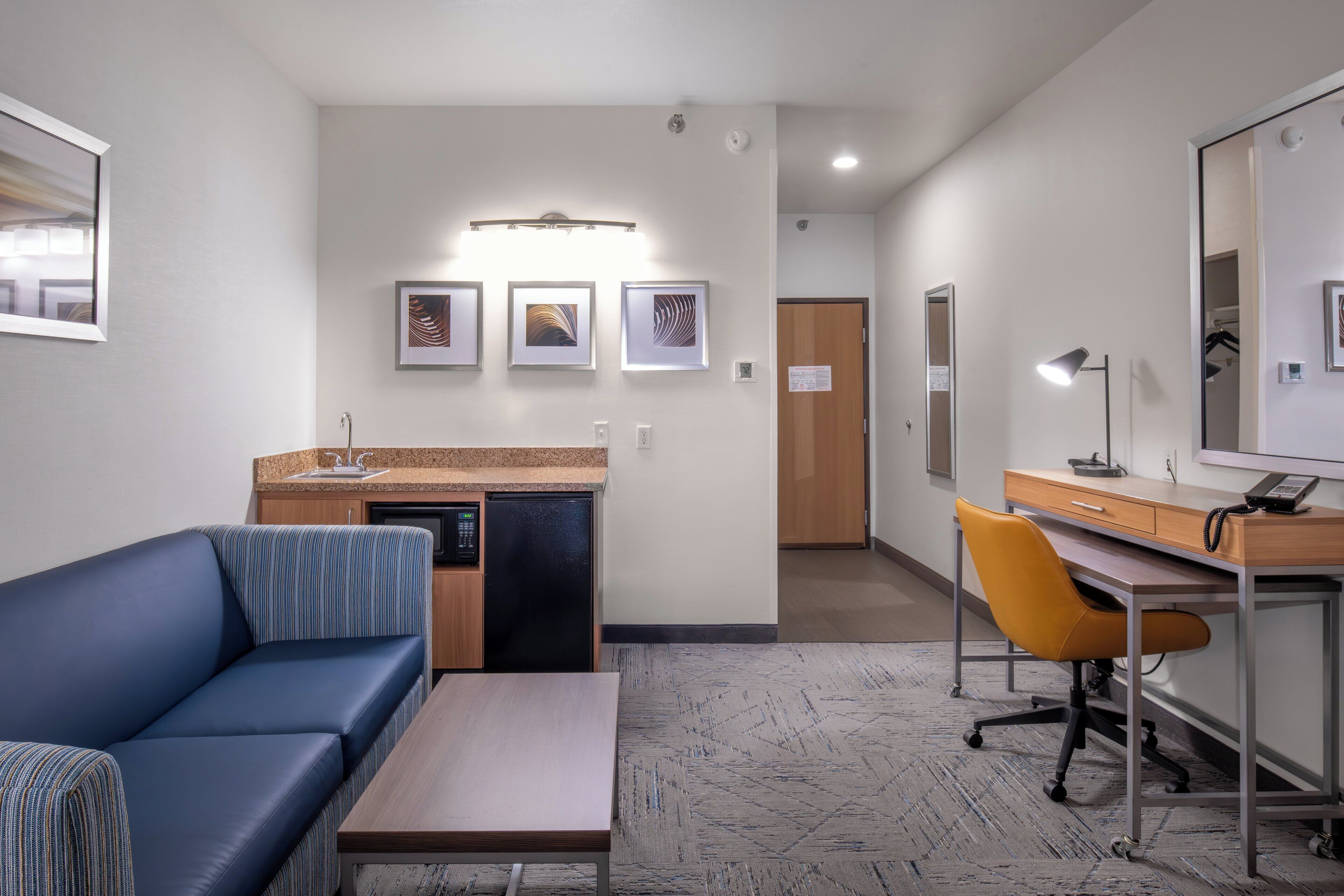 suite, 1 king bed | desk, blackout curtains, iron/ironing board, free cots/infant beds