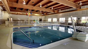 Een binnenzwembad