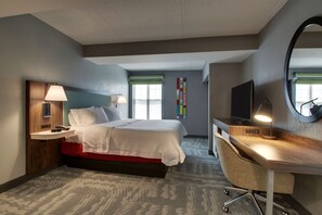 Suite familiar, para no fumadores | Ropa de cama de alta calidad, escritorio y cortinas blackout 