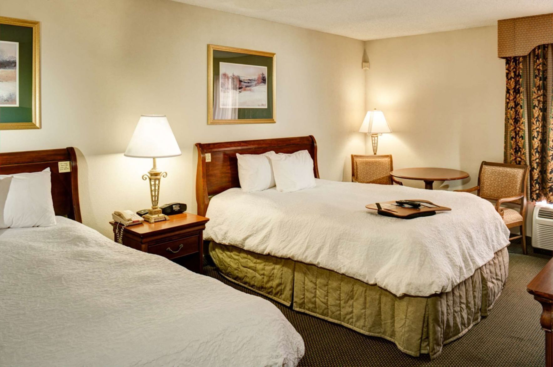 Premium bedding, desk, iron/ironing board, free WiFi