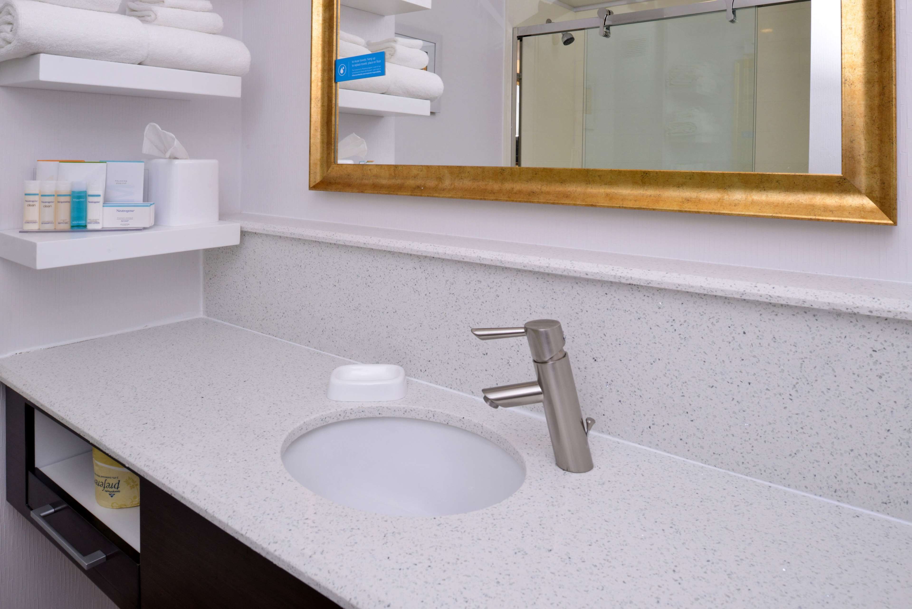 combined shower/bathtub, free toiletries, hair dryer, towels