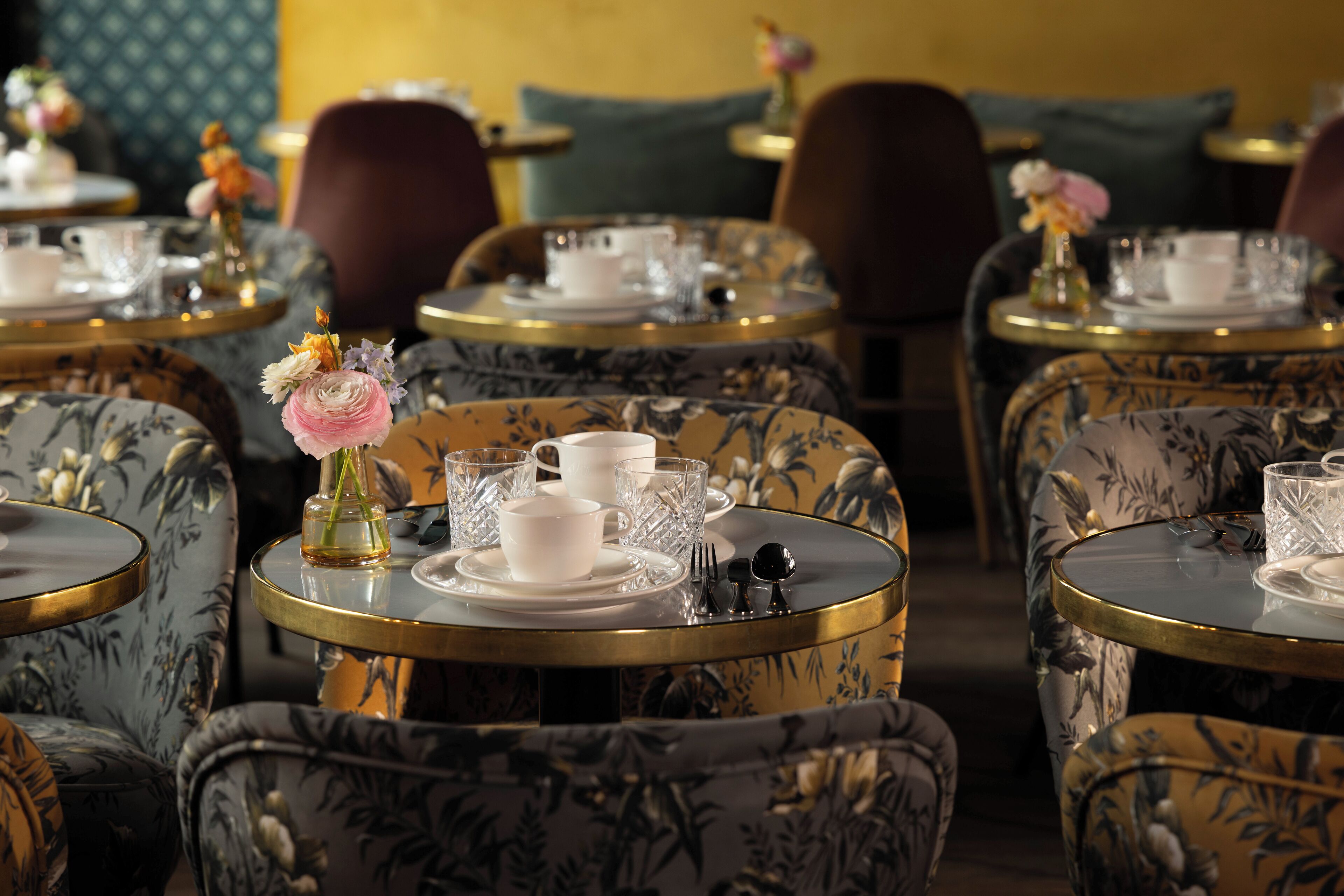 daily cooked-to-order breakfast (eur 18 per person)