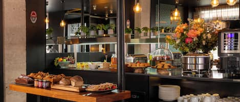 Colazione (18 EUR a persona)