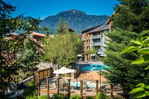 Outdoor pool, sun loungers