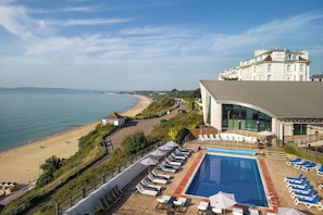 Piscine extérieure (ouverte en saison)