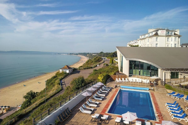 Seasonal outdoor pool - Bournemouth Highcliff Marriott Hotel (Bournemouth)