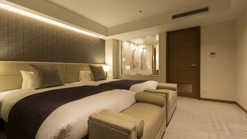 Premium bedding, in-room safe, desk, free WiFi