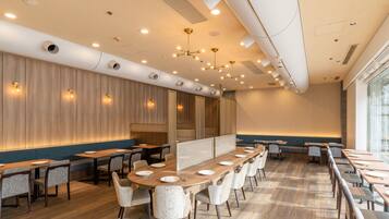 Colazione a buffet, servita tutte le mattine (3000 JPY a persona)