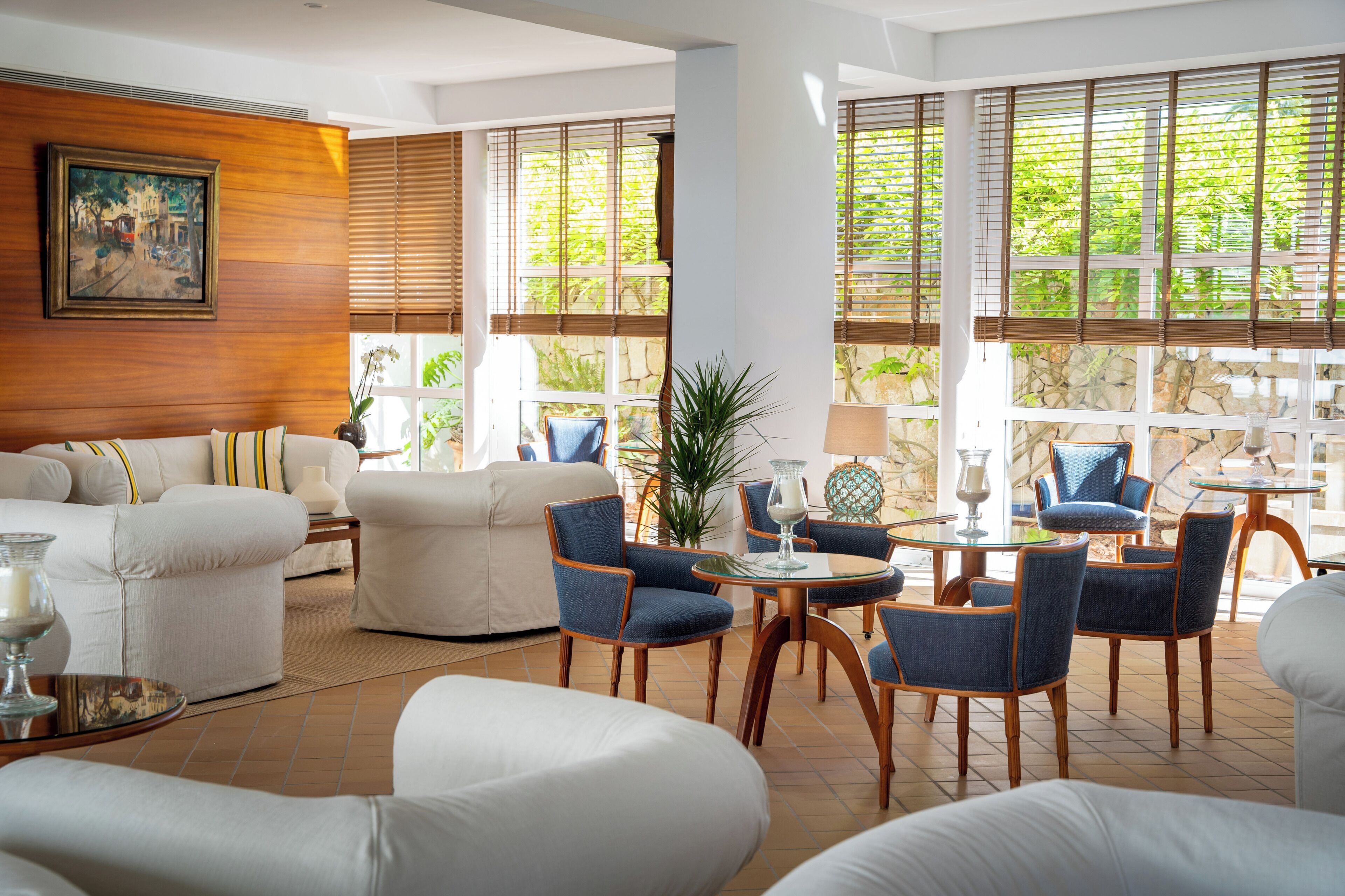 breakfast, dinner served; mediterranean cuisine, garden views